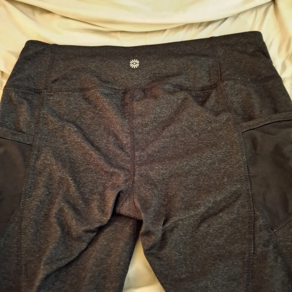 Tangerine Women's Dark Gray And Black Cropped Leggings